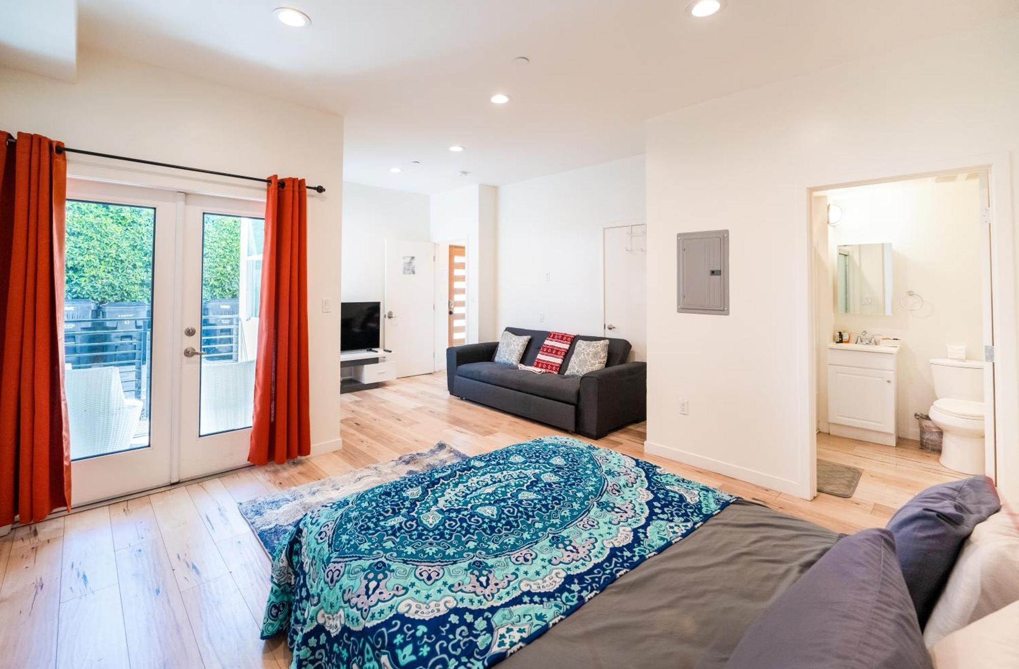 Modern Three Bedroom Loft With 3 Levels Sleep 10 Ppl In Hollywood Apartment *