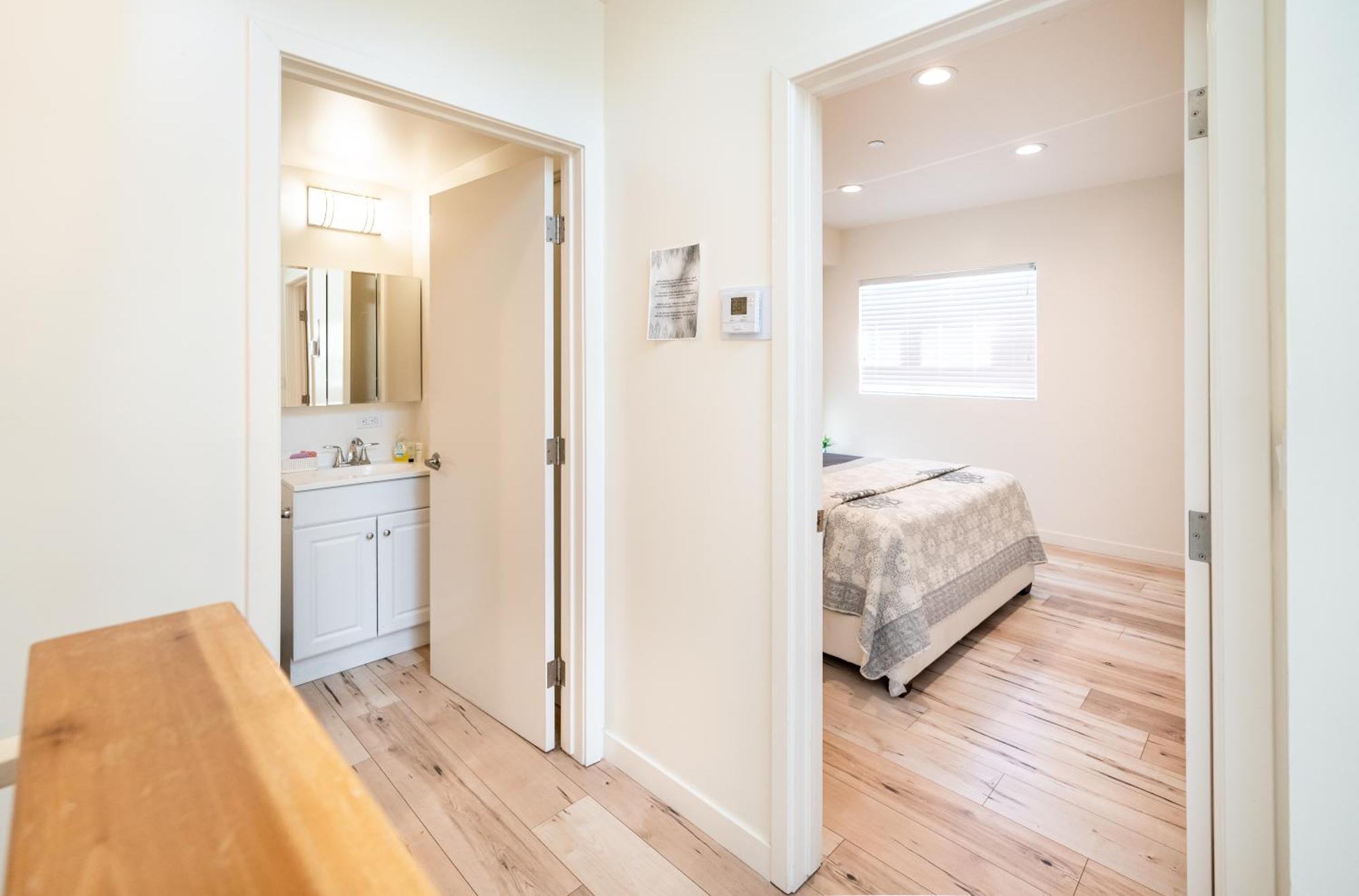 Apartment Modern Three Bedroom Loft With 3 Levels Sleep 10 Ppl In Hollywood *