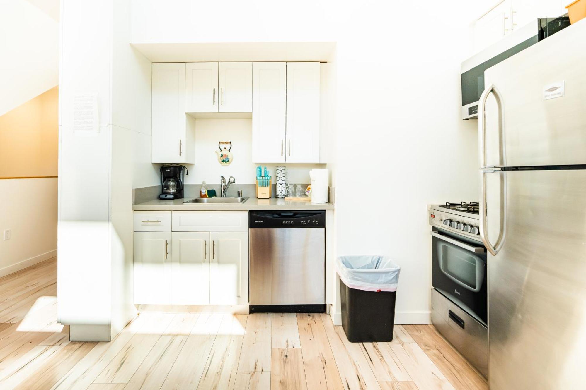 Modern Three Bedroom Loft With 3 Levels Sleep 10 Ppl In Hollywood Los Angeles