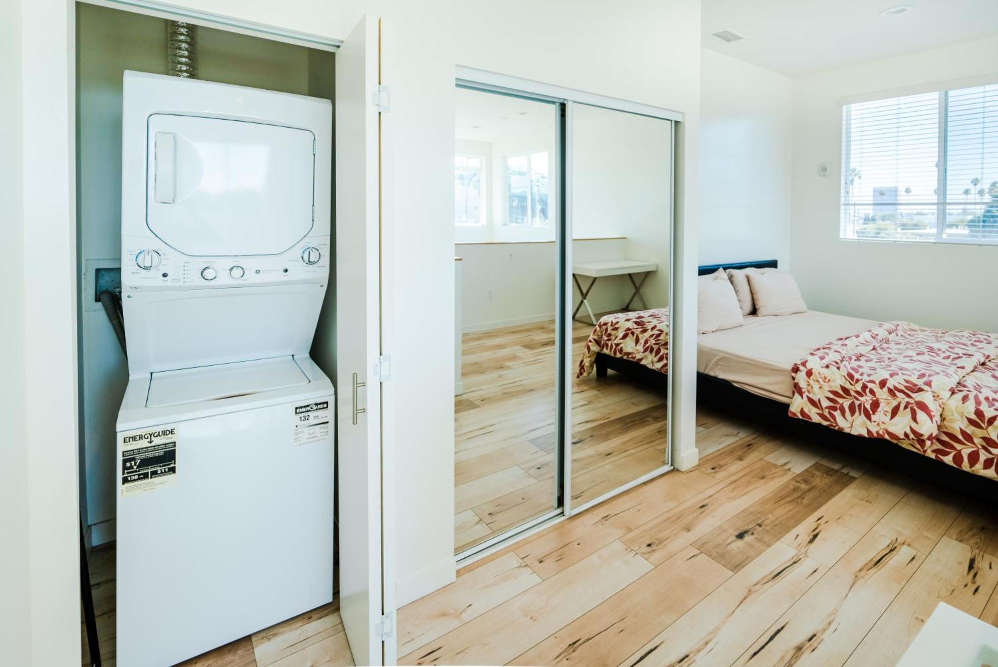 Modern Three Bedroom Loft With 3 Levels Sleep 10 Ppl In Hollywood *