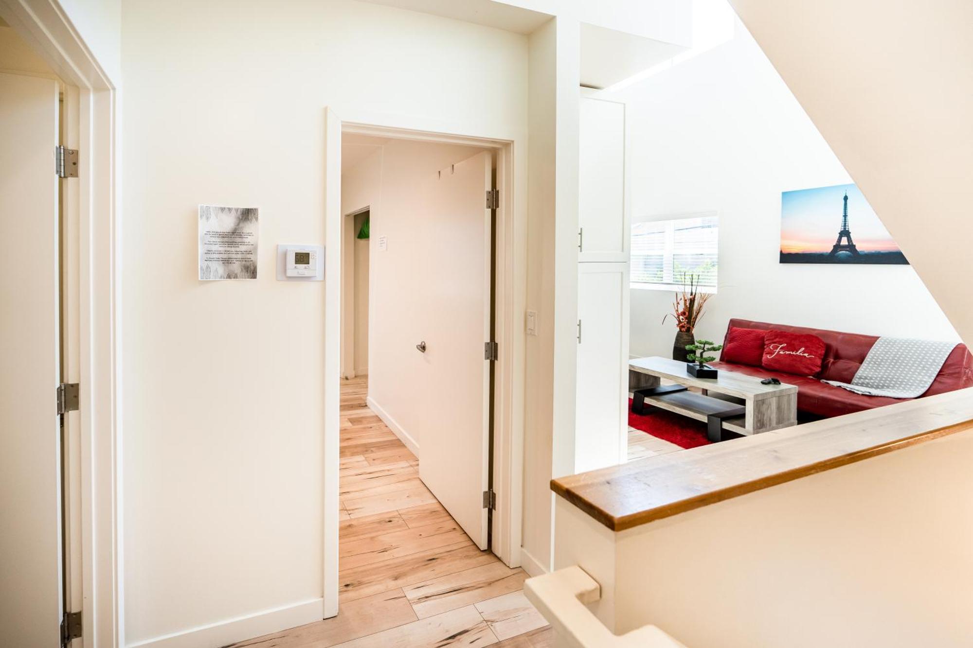 Modern Three Bedroom Loft With 3 Levels Sleep 10 Ppl In Hollywood * Los Angeles