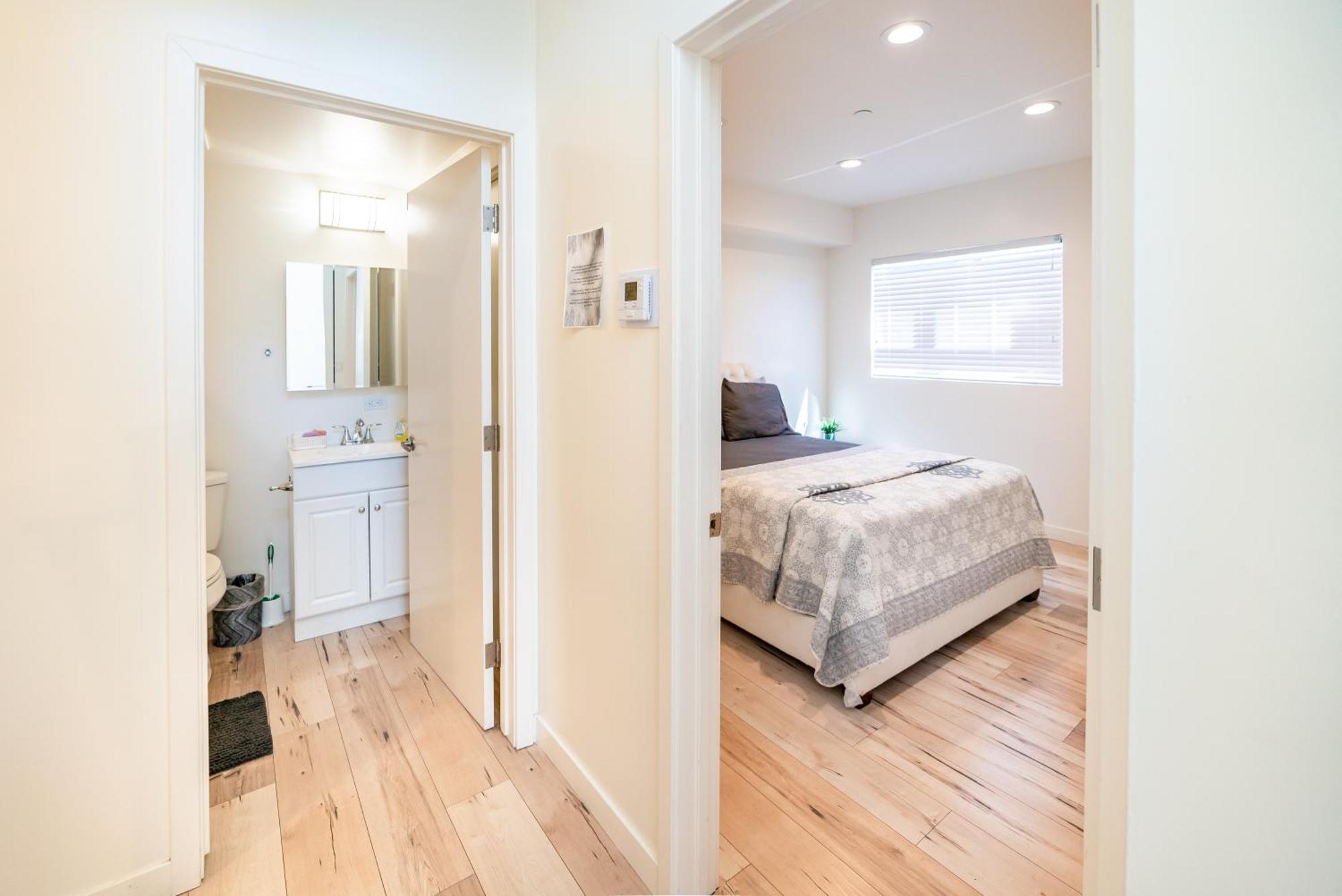 Apartment Modern Three Bedroom Loft With 3 Levels Sleep 10 Ppl In Hollywood *