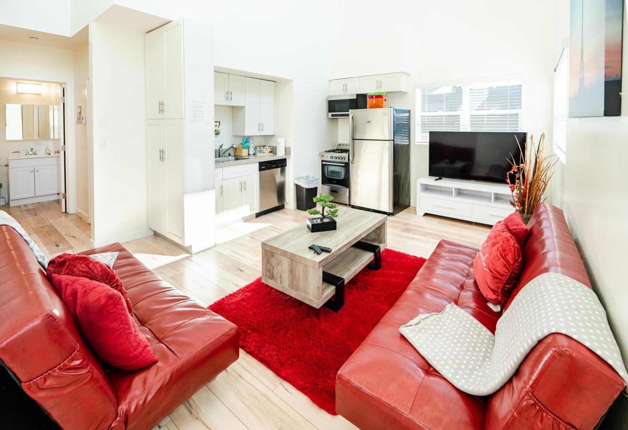 Modern Three Bedroom Loft With 3 Levels Sleep 10 Ppl In Hollywood *